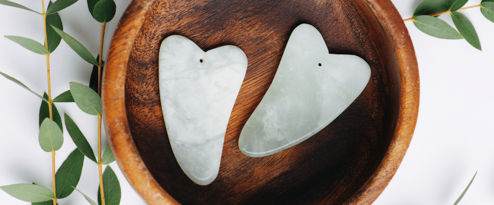 STEP BY STEP GUIDE ON HOW TO USE GUA SHA ?